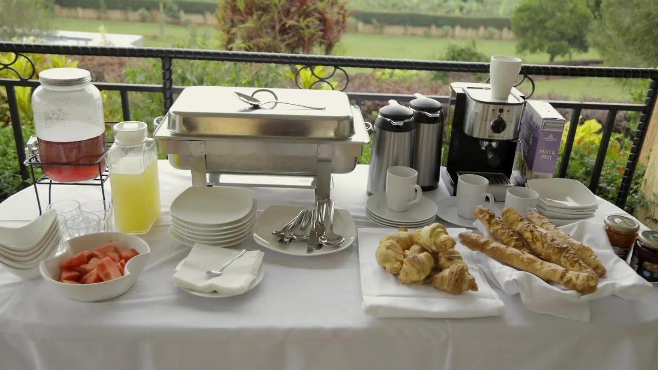 Bed & Breakfast Kaz Breeze Gardens Uganda